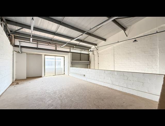 211M² FACTORY TO LET IN SHAKAS HEAD